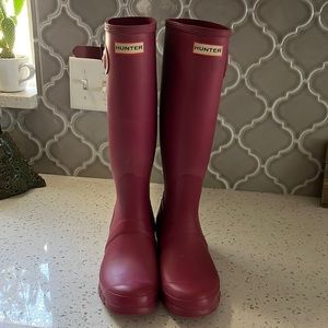 dark red hunter boots